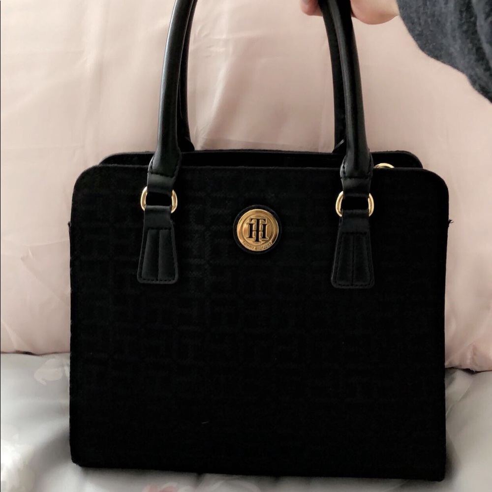 BRAND NEW TOMMY HILFIGER PURSE